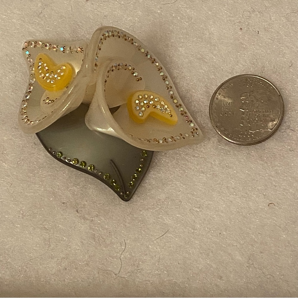VINTAGE BROOCH PIN 2 WHITE CALLA LILY GREEN LEAF RHINESTONE BEAD ACCENT MCM - Picture 9 of 14